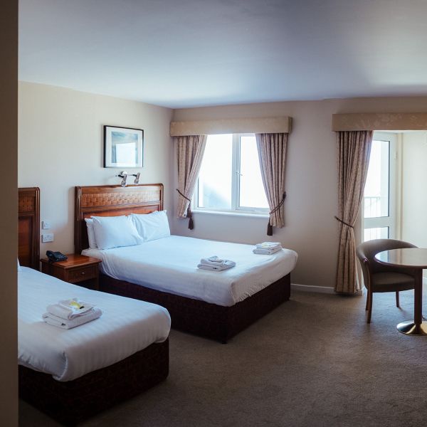 Lodge www.lehinchlodge.ie_v2