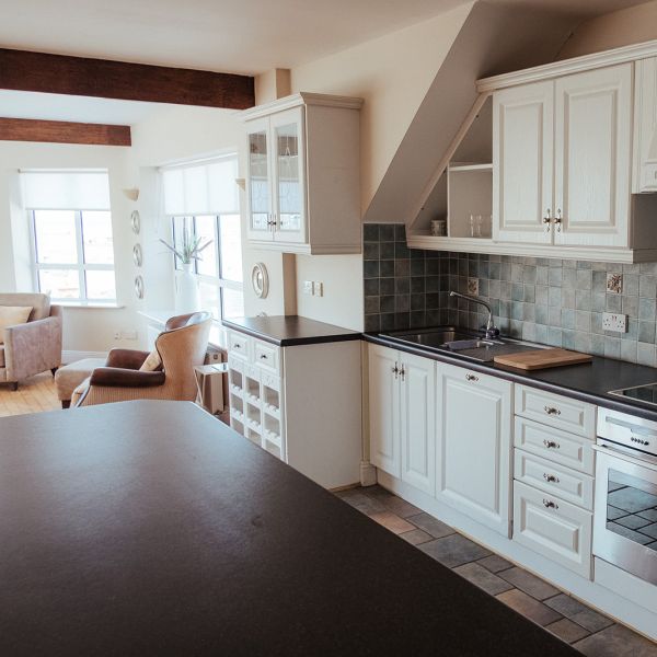 Lodge apt ktch www.lehinchlodge.ie_v2